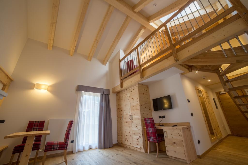 Triple Room with Mountain View,693542922:JPEG